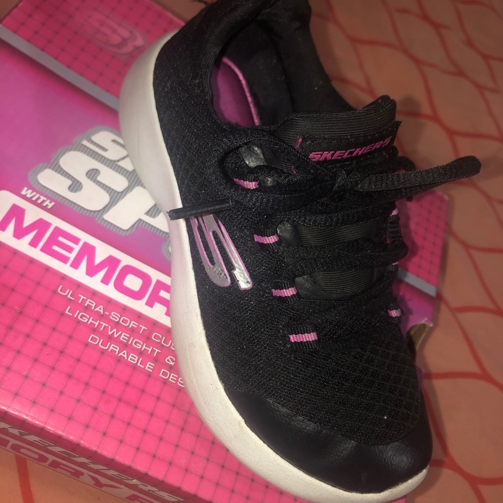 Skechers sneakers for girls